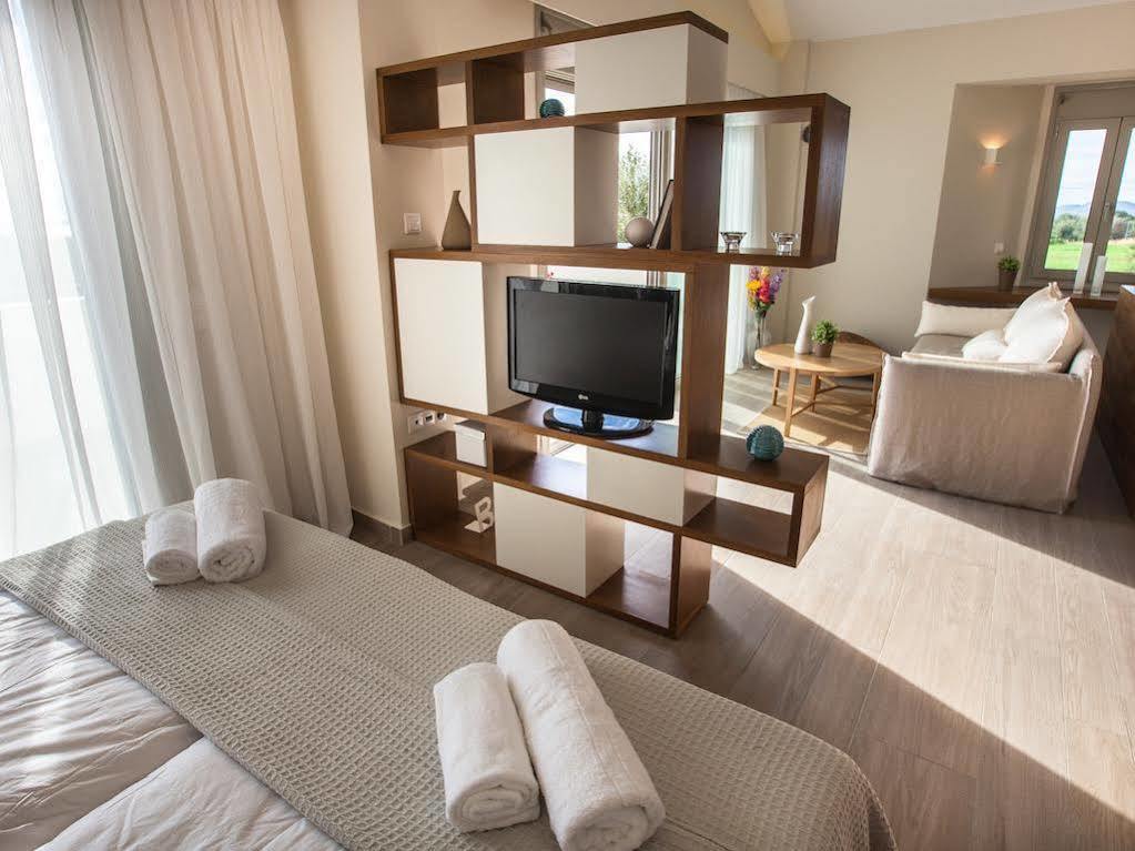 Abelia Luxurious Villas Finikounta Esterno foto