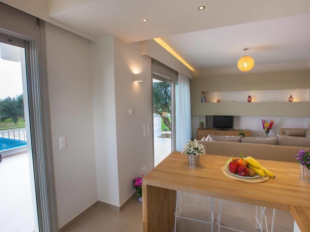 Abelia Luxurious Villas Finikounta Esterno foto