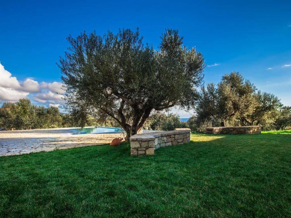 Abelia Luxurious Villas Finikounta Esterno foto
