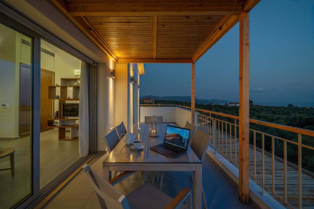 Abelia Luxurious Villas Finikounta Esterno foto