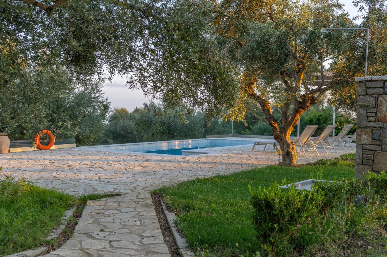 Abelia Luxurious Villas Finikounta Esterno foto