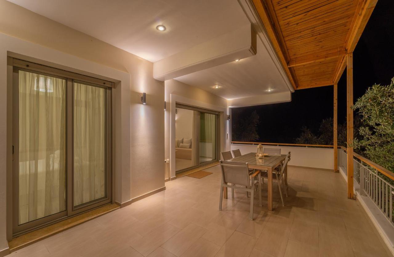 Abelia Luxurious Villas Finikounta Esterno foto