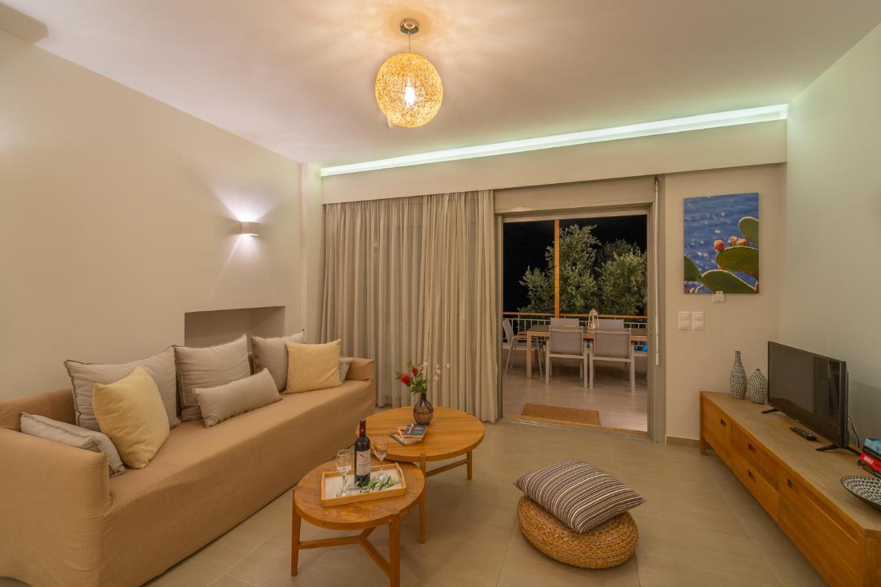 Abelia Luxurious Villas Finikounta Esterno foto