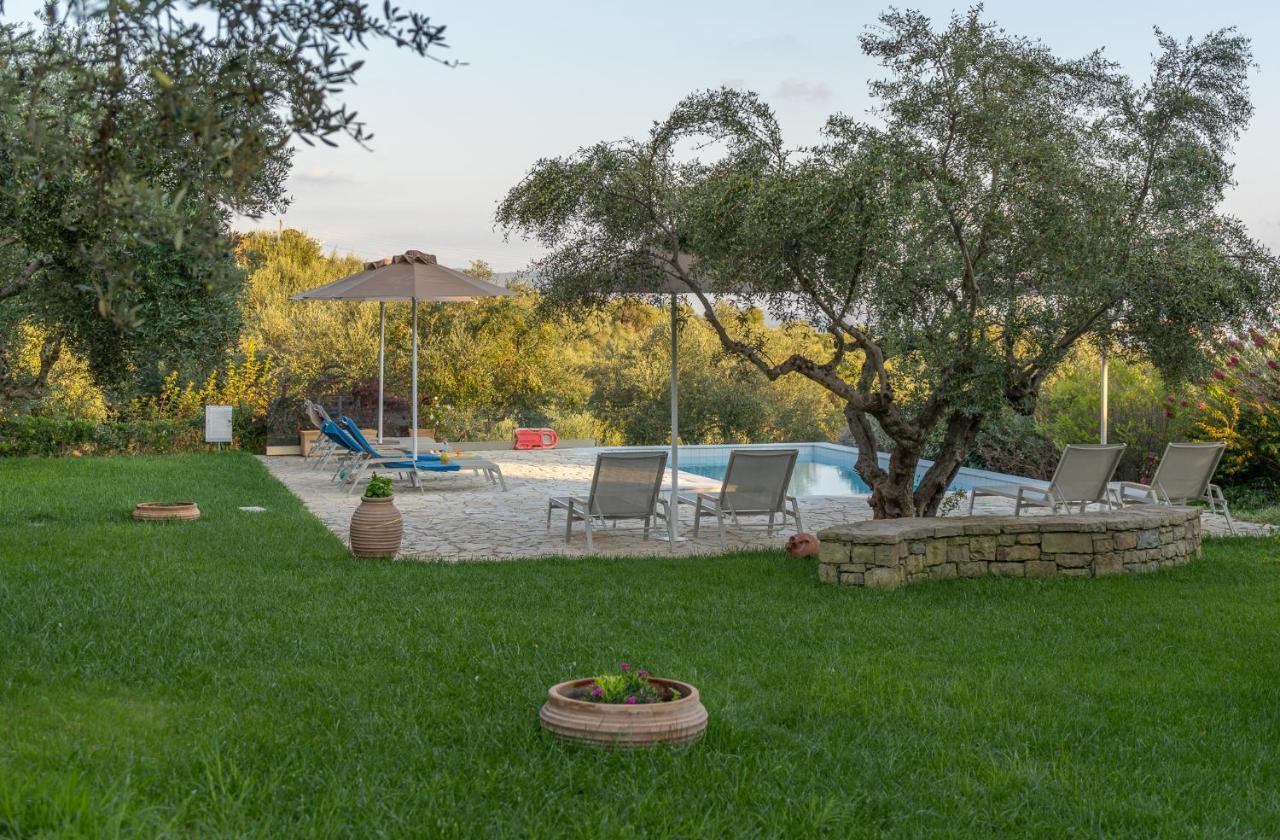 Abelia Luxurious Villas Finikounta Esterno foto