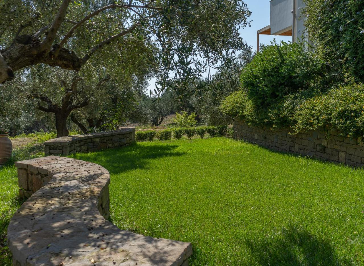 Abelia Luxurious Villas Finikounta Esterno foto